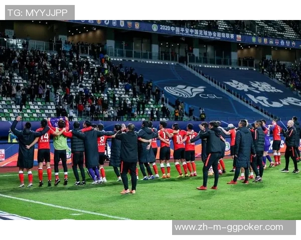 上海上港迎战延边富德争夺中超联赛关键三分之战